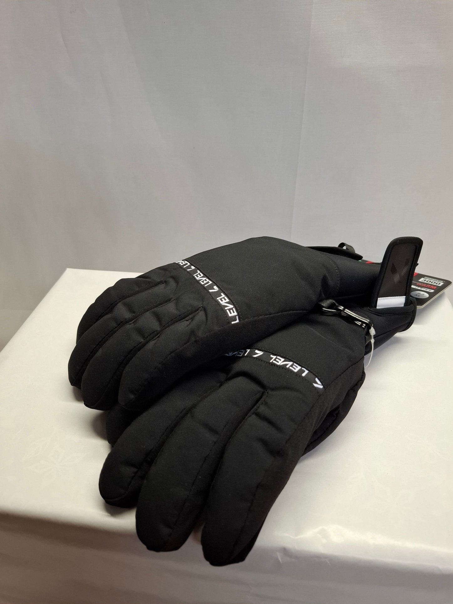 Glove Hawk